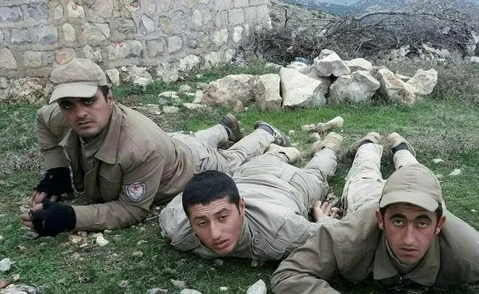 Türk tanklarını gören PYD'liler kaçış yolu aramış! - 1