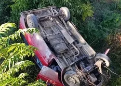 Amasya’da kontrolden çıkan minibüs dere yatağına devrildi: 9 yaralı