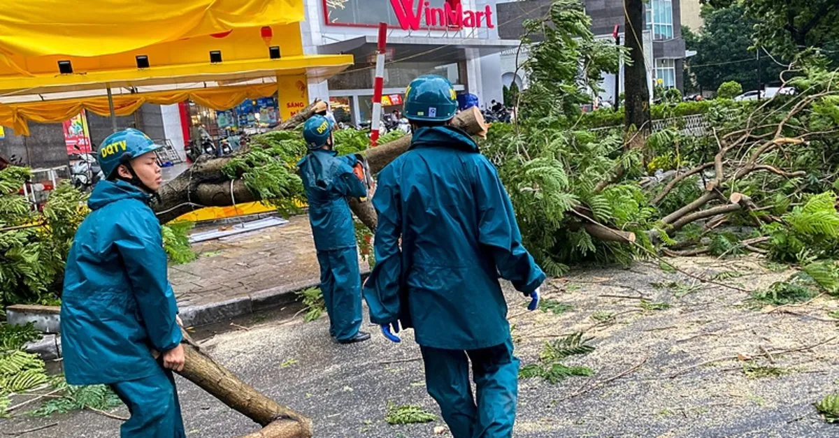 Süper tayfun Yagi Vietnam'ı vurdu! Kıyı kasabalarda evler tahliye edildi