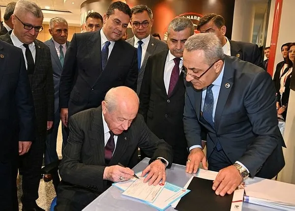 1678788222005.jpg Son dakika: MHP Genel Başkanı Devlet Bahçeli milletvekili adaylık başvurusunu yaptı - 2