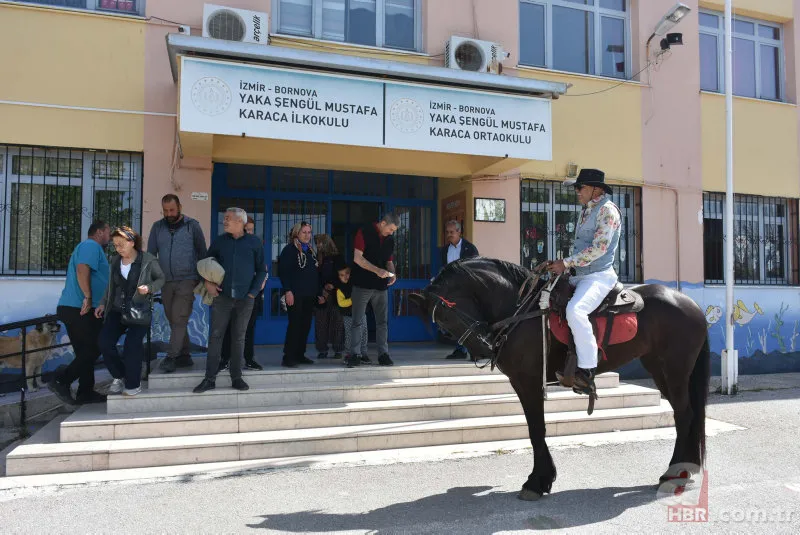 Görenler şaşkına döndü! Yeniçeri, kovboy ve at | Demokrasi şölenini böyle kutladılar 13