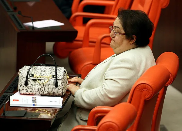 guldal-aksit-kimdir-kac-yasindaydi-nereli-eski-kultur-ve-turizm-bakani-guldal-aksit-kim-1638518148463.jpg Güldal Akşit kimdir, kaç yaşındaydı, nereli? Eski Kültür ve Turizm Bakanı Güldal Akşit kim? - 2