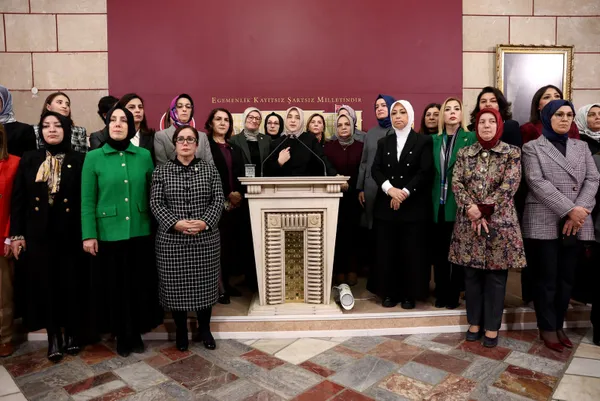 Son dakika: Başörtüsü için Anayasa teklifi Meclis’te! AK Parti Grup Başkanvekili Özlem Zengin’den önemli açıklamalar