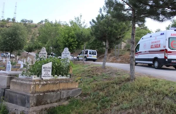 kayseride-mesire-alaninda-korkunc-goruntu-agaca-asili-ceset-bulundu-1656023858416.jpg Kayseri’de mesire alanında korkunç görüntü! Ağaca asılı ceset bulundu - 2