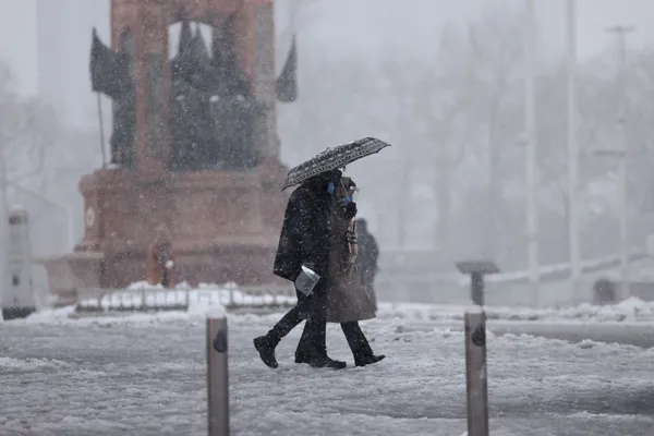 Son dakika: İstanbul’da yüz yüze eğitime kar engeli! - 12