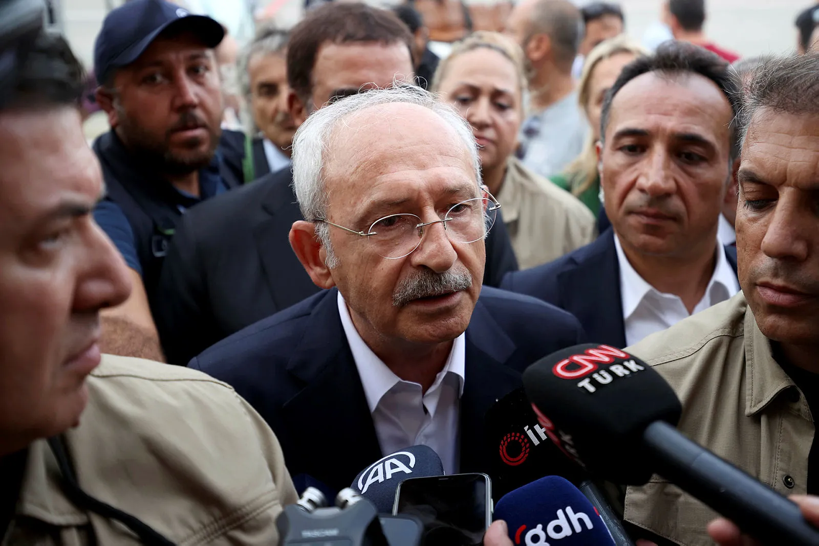 CHP lideri Kemal Kılıçdaroğlu FETÖ'cülere yine göz kırptı: KHK'lıların tamamını göreve iade edeceğiz