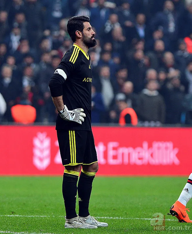 Aykut Kocaman'dan iki yıldız için şok karar! 11