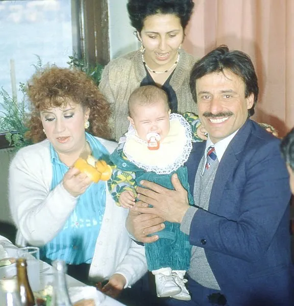 perihan abla dizisi kac yilinda nerede cekildi perihan abla sokagi evi neresi oyuncu kadrosunda kimler var