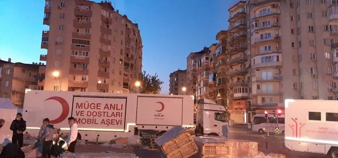 Müge Anlı ve Dostları Aşevi afet bölgesinde