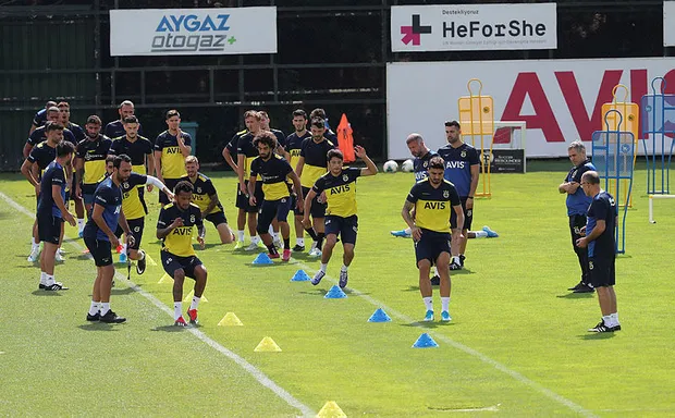 Fenerbahçe - Trabzonspor maçı ne zaman, saat kaçta, hangi kanalda? FB-TS kale arkası bilet fiyatları ne kadar?