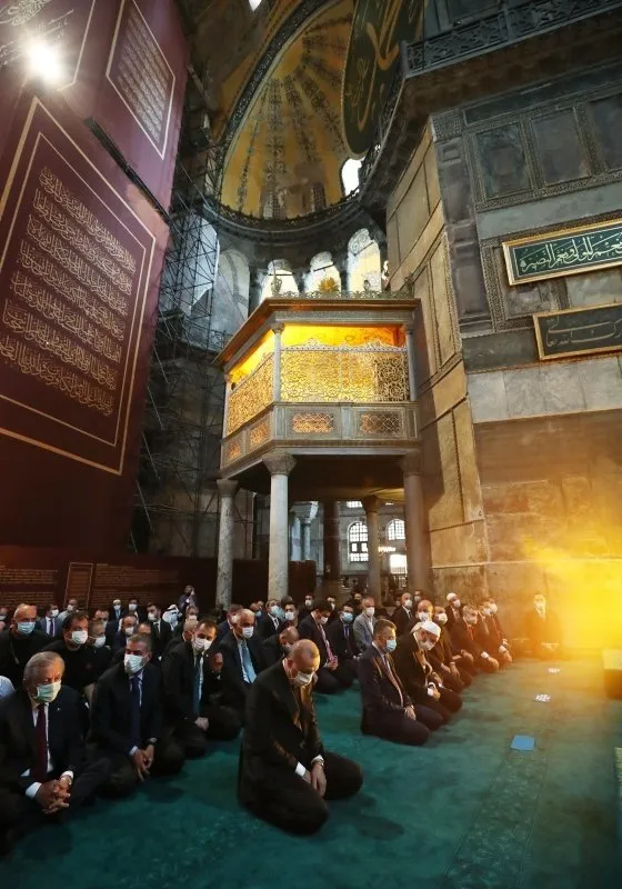 86 yıllık hasret bir cuma vakti vuslata erdi! Ayasofya Camii'nin ibadete açılışının yıl dönümü