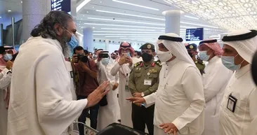 Yurt dışından gelen ilk umre grubu Suudi Arabistan’a ulaştı