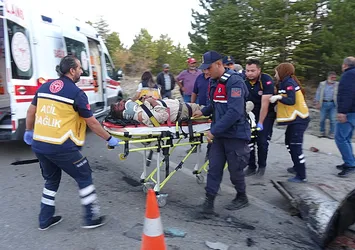 Tarım işçilerini taşıyan minibüs şarampole devrildi: 2 ölü