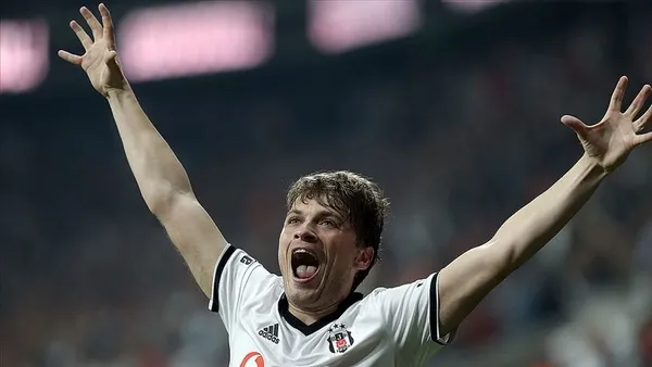 1641571856442.jpg Adem Llajic Medipol Başakşehir ile anlaştı: Yıldız oyuncu 1.5 yıllık sözleşme imzalayacak - 2