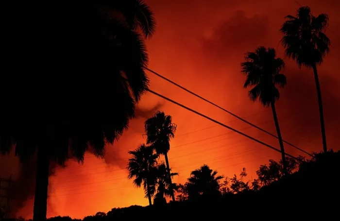 los-angelesta-yangin-7-gununde-olu-sayisi-16ya-yukseldi-fbi-halktan-yardim-istedi-1736662374322.jpg Foto: AA