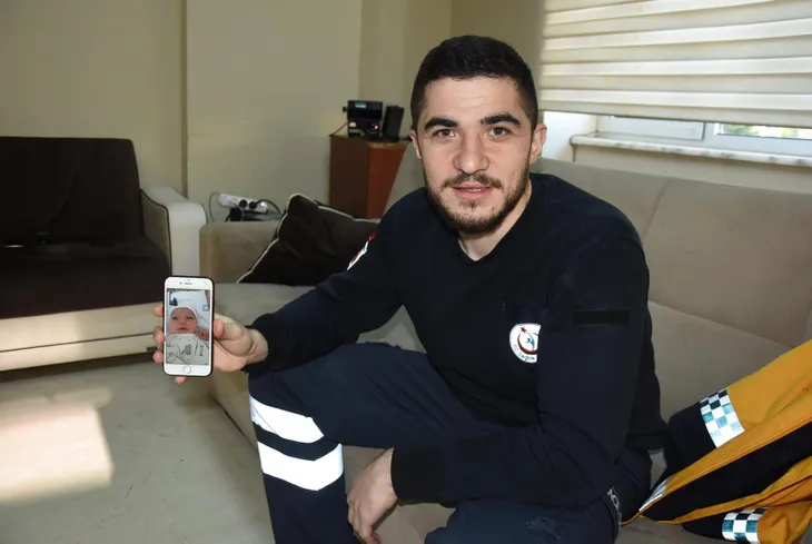 saglik-personeli-45-gunluk-bebegini-kameradan-ve-kapidan-gorebiliyor-1587452112299.jpg 45 günlük bebeğini kapıdan görebilen sağlık personeli: Hepsi onların sağlığı için - 1