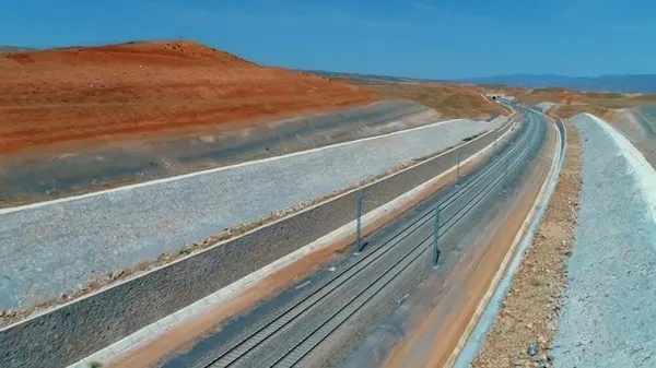halkali-kapikule-demir-yolu-projesinin-yarisi-tamamlandi-25-saat-azalacak-1630404953749.jpg Halkalı-Kapıkule Demir Yolu Projesi’nin yarısı tamamlandı! 2.5 saat azalacak - 2