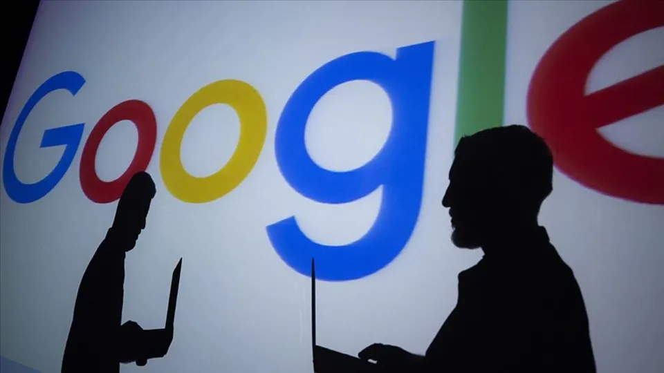 Akıllı telefon kullananlar dikkat! Google'dan skandal itiraf! Sizi gizlice dinliyor...