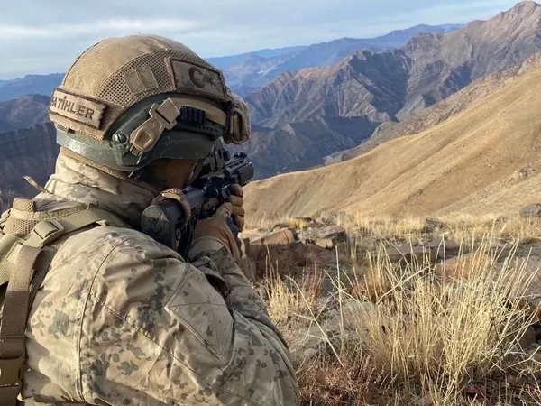 Son dakika: Mehmetçik terörist avında! Eren Kış-4 operasyonu başladı