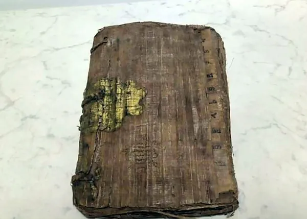 1698924568846.jpg Tekirdağ'da tarihi eser operasyonu: İncil ele geçirildi - 1