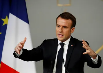 Macron, darbeci Hafter'i Fransa'ya davet etti
