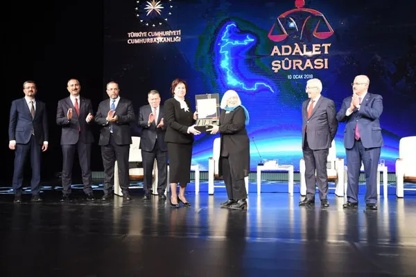 Son dakika | Yazar Alev Alatlı hayatını kaybetti - 7