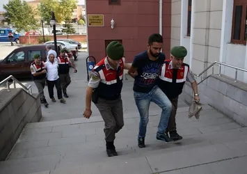 Fındık bahçesinde annesi, kız kardeşi ve ablasını öldürdü