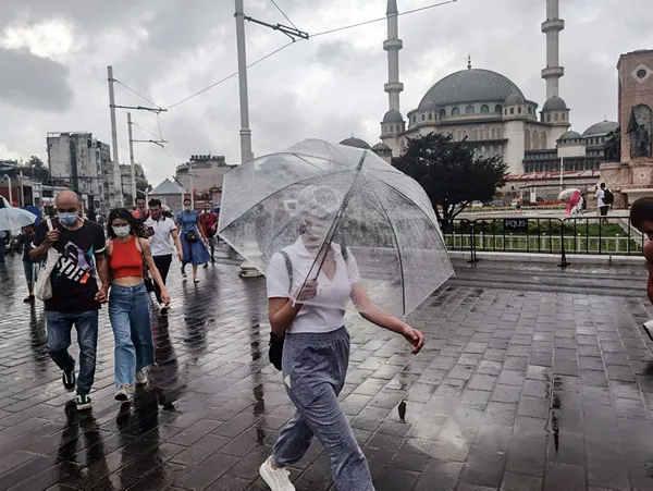 22-agustos-istanbul-izmir-ankara-hava-durumu-bugun-hava-nasil-olacak-meteoroloji-saat-verip-uyardi-saganak-geliyor-1629604047796.jpg 22 Ağustos İstanbul, İzmir, Ankara hava durumu: Bugün hava nasıl olacak? Meteoroloji saat verip uyardı sağanak geliyor - 5
