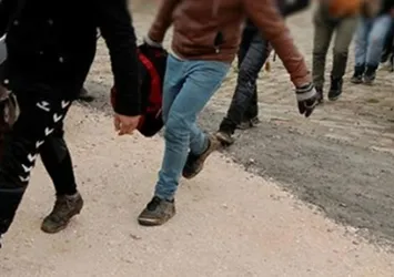 Kırklareli'nde 13 düzensiz göçmen yakalandı