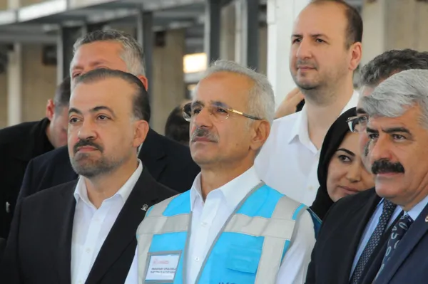 Avrupa ve Asya arasındaki geçiş koridoru! Gebze OSB-Darıca Metro Hattı’nda ilk kaynak Bakan Uraloğlu’ndan