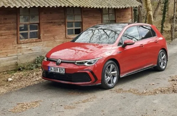 Volkswagen Golf’ün Türkiye fiyatı belli oldu