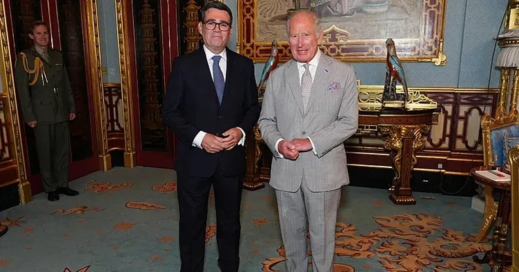 İngiltere'nin yeni Başbakanı Andy Burnham oldu - 1