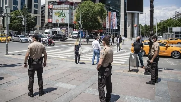 İçişleri Bakanlığının koronavirüs genelgesi resmen uygulamada! Ceza almamak için bu 3 kurala dikkat