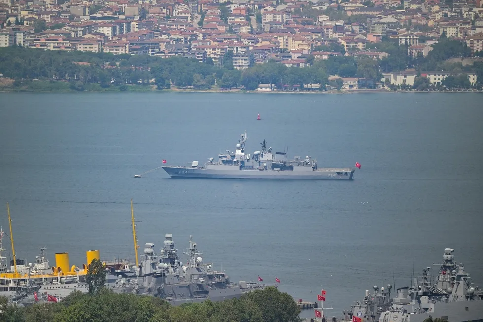 teknofest-mavi-vatan-kapilarini-golcukte-acti-milli-savunma-urunleri-sahnede-1787209287684.jpeg TEKNOFEST Mavi Vatan kapılarını Gölcük'te açtı! Milli savunma ürünleri sahnede - 3
