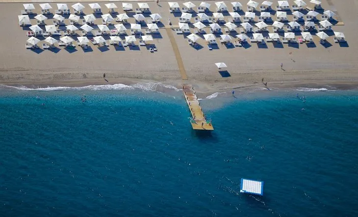 Milyonlar Antalya sahillerini görmeye geliyor