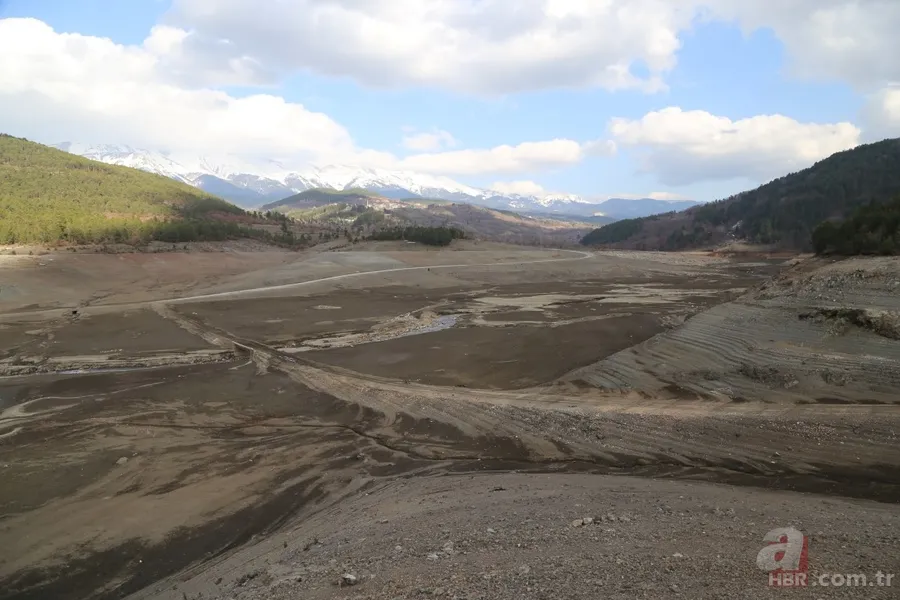 Bursa'nın içme suyu kaynaklarından Nilüfer Barajı kurudu 7