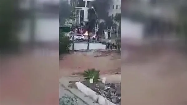 Libya halkı Bingazi'de sokağa dökülerek Hafter'i protesto etti - 3