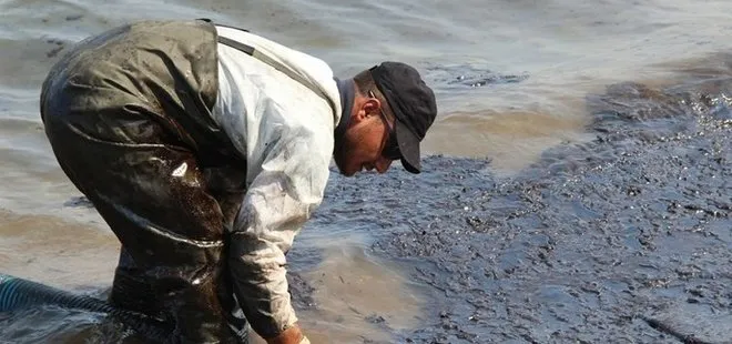 Foça’da denize sızan akaryakıtın fuel-oil olduğu belirlendi