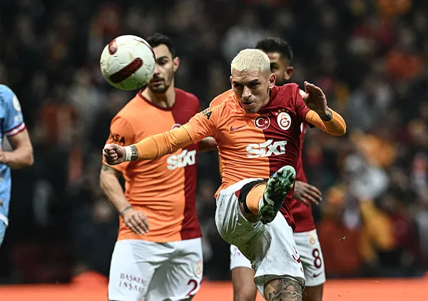 rams-parkta-sahne-kerry-potterin-galatasaray-yeniden-zirveye-oturdu-1708976237322.jpg Rams Park'ta sahne "Kerry" Potter'ın! Galatasaray yeniden zirveye oturdu - 6