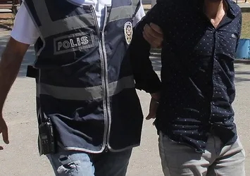 Duruşmada küfür eden FETÖ yakınına gözaltı