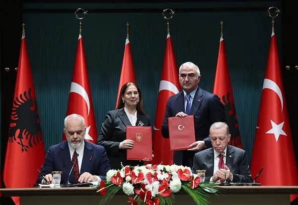 Başkan Erdoğan ve Arnavutluk Başbakanı Edi Rama’dan ortak basın toplantısında önemli açıklamalar: Hedefimiz 2 milyar dolar