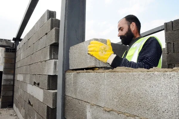 İslahiye’de depremzedeler için hummalı çalışma! 1300 prefabrik ve 276 briket ev martta hazır