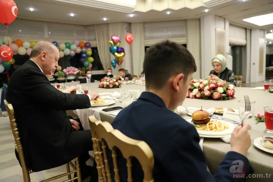 Başkan Erdoğan 23 Nisan Ulusal Egemenlik ve Çocuk Bayramı'nda çocuklarla iftarda buluştu 2