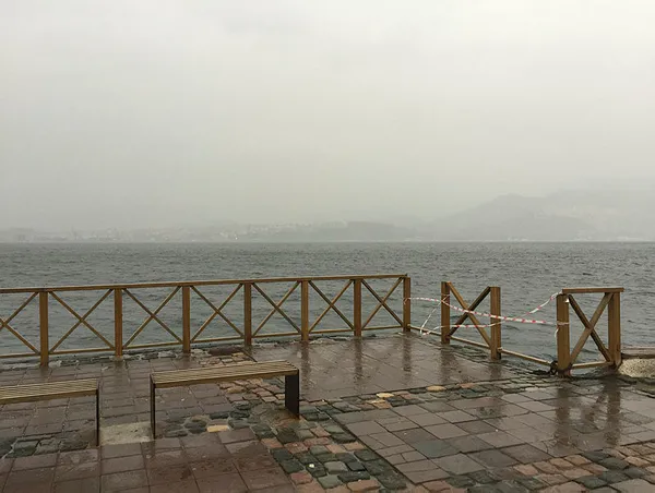 CHP'li İzmir Belediyesi'nden büyük rezalet! Üç seyir terasını 12 yıldır yıkmadılar - 1