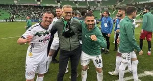 Sakaryaspor son haftada lige tutundu