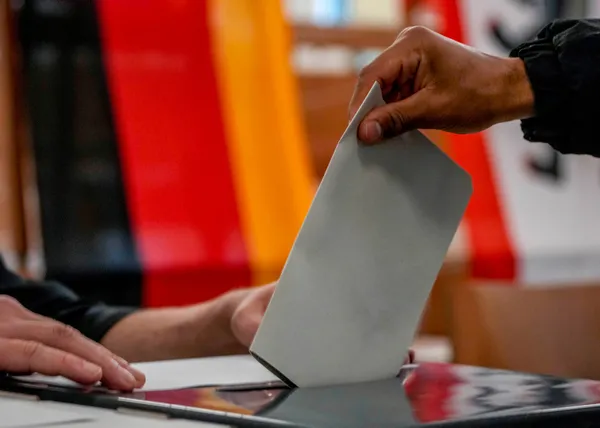 Almanya’da seçim günü: Sonucu Türk oyları belirleyecek | Türk seçmen kime oy verecek?