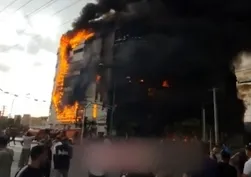 İran'ın başkenti Tahran'da AVM yangını! Ölü ve yaralılar var