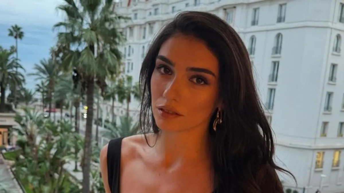 Hazar Ergüçlü ve Efe Çelik evleniyor mu? El öpmeye gittiler...