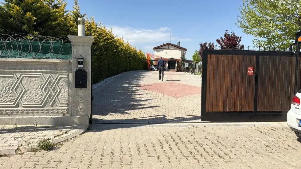 Tepebaşı Belediyesi’ne yolsuzluk operasyonu! 60 gözaltılı baskında evin altındaki sır oda - 2