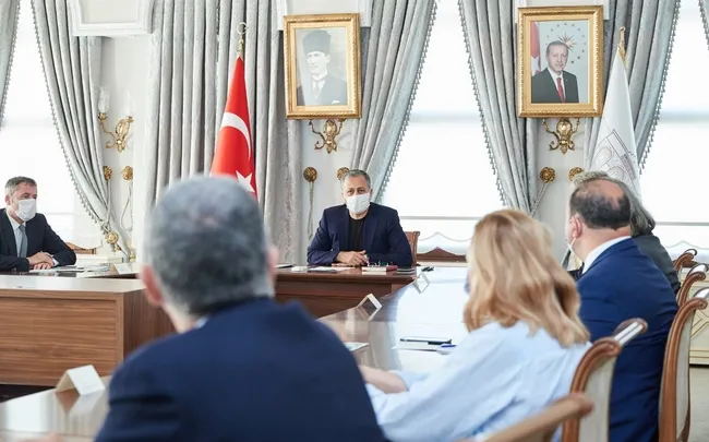 İstanbul’da kademeli mesai nasıl olacak? Vali Yerlikaya gün verdi
